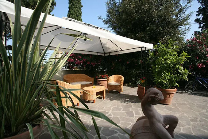 Hotel Villa Maya Cascina