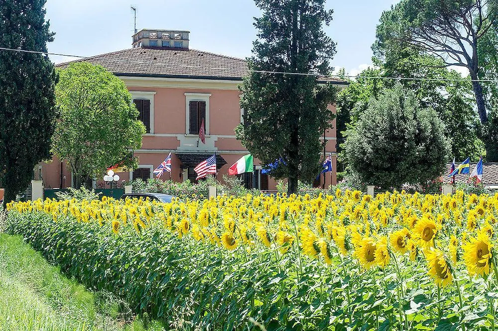 Hotel Villa Maya Cascina