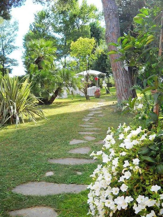 Hotel Villa Maya Cascina