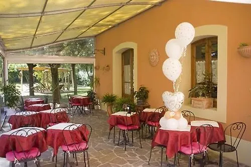 Hotel Villa Maya Cascina 3*,